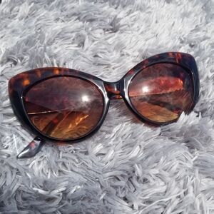 Retro Women's Fashion Cat Eye Sunglasses 🌞